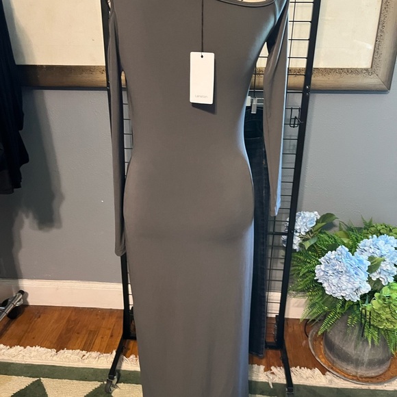 Green Bodycon Maxi Dress with Long Sleeves Gray Green. Cold shoulder - Picture 5 of 6